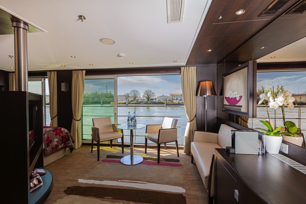 Avalon Waterways Avalon Artistry II Royal Suite 4.jpg